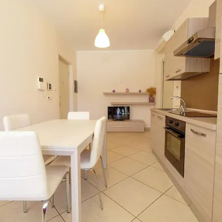 Claudia Int Pt - * Пинето